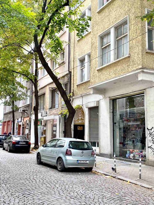 Дава се под наем Магазин в София, Център - 82 кв.м за 650 € - Снимка #1