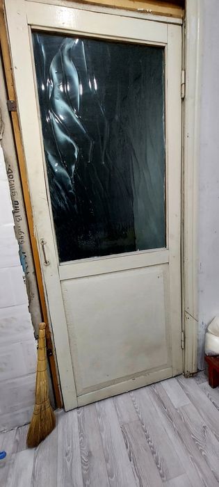 Продам межкомнатные двери Б/у