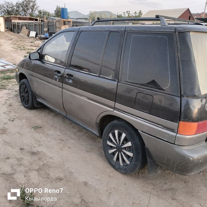 Nissan Prairie 94г.в.