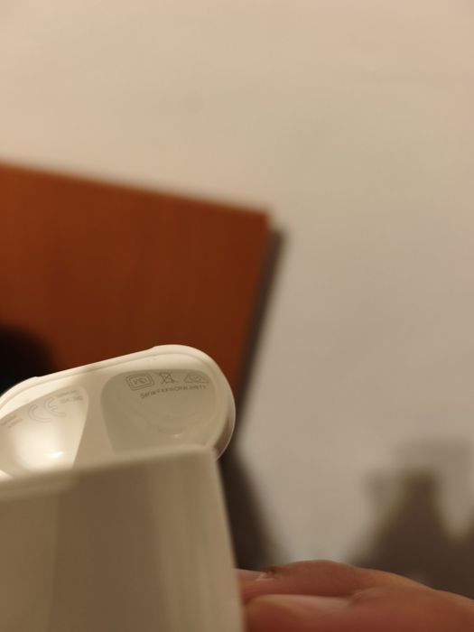 Vand Apple AirPods model A1602