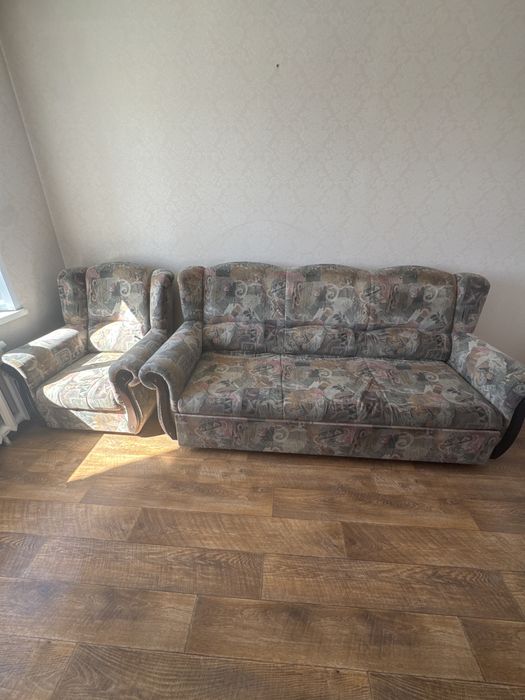 Продам диван + 2 кресла