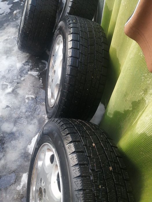 Продам  резиной без Дисков 15r