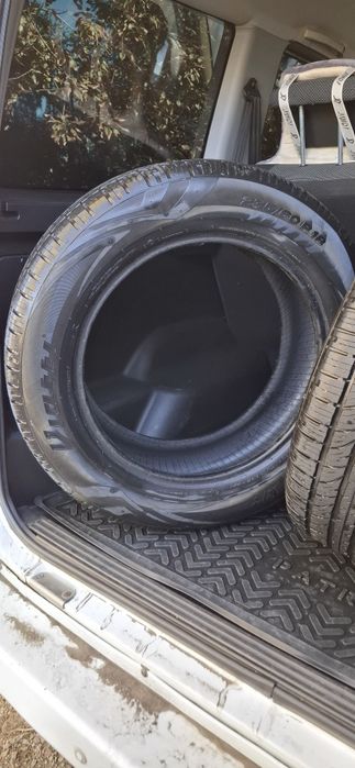 Продам резину Viatti 235/60/18