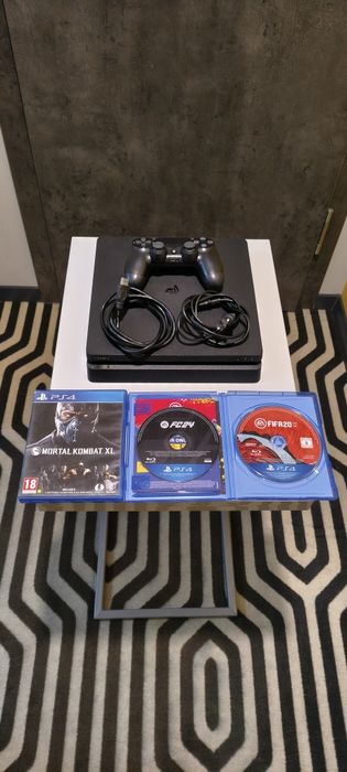 PS4 Slim / Playstation 4