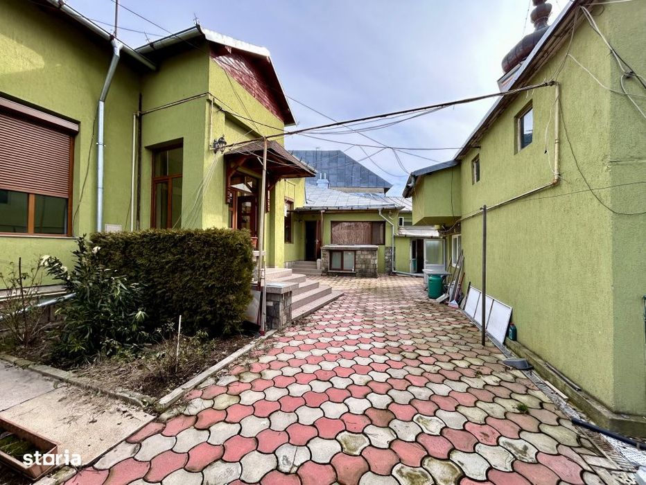 Casa 9 camere, 4 bai, 3 locuri de parcare, Central, Ploiesti