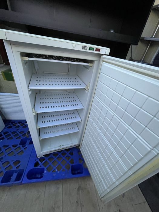 Продам морозилку