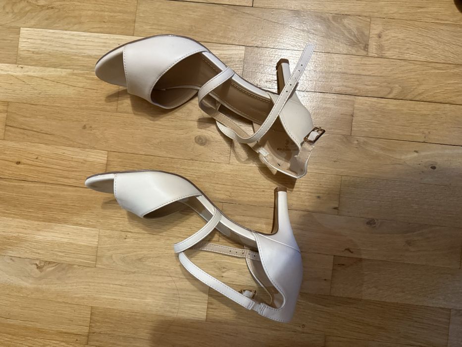 Дамски официални обувки