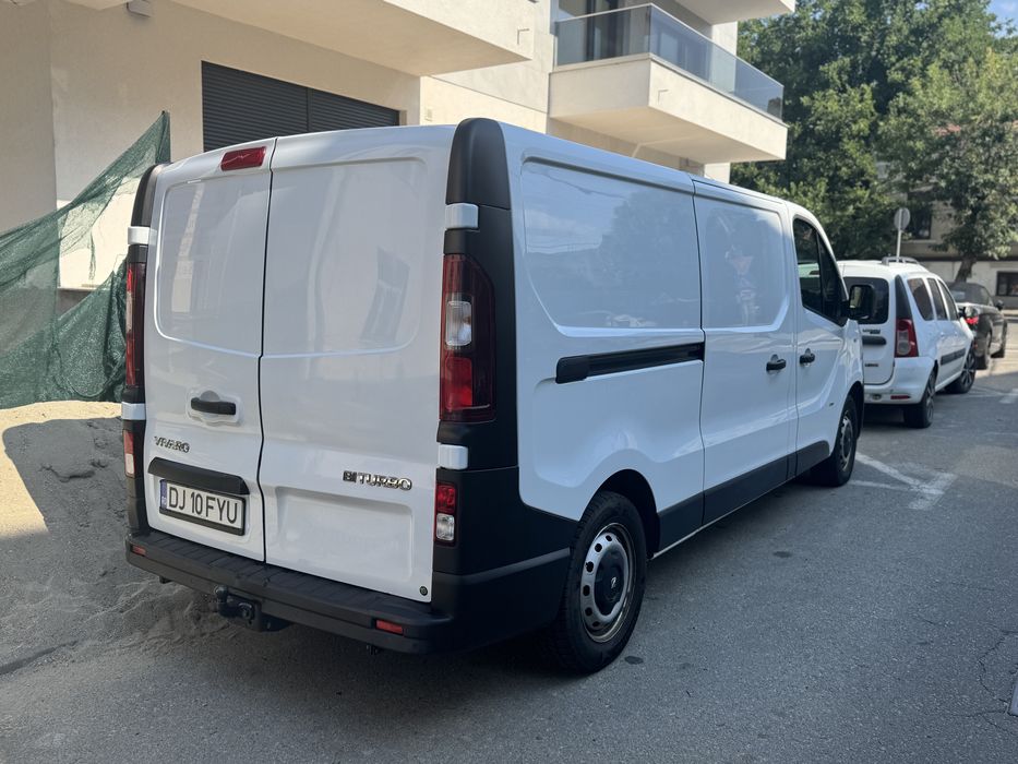 Opel Vivaro 2  long