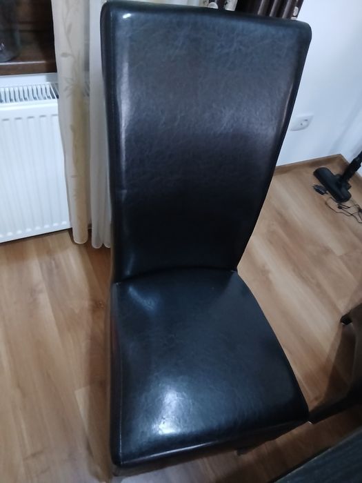 Masa cu 6 scaune living