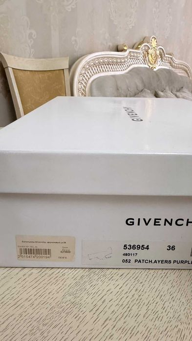 Продам  красивые , стильные, модные ботильоны Givenchy