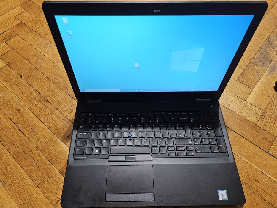 Лаптоп Dell 15.6" – Intel Core i7 / 16GB RAM / SSD / AMD Radeon