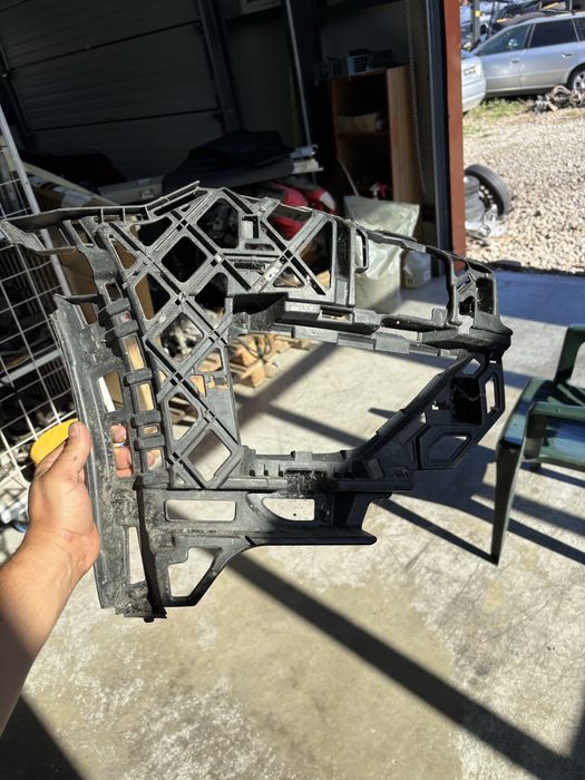 преден десен водач на бронята за vw golf sportsvan