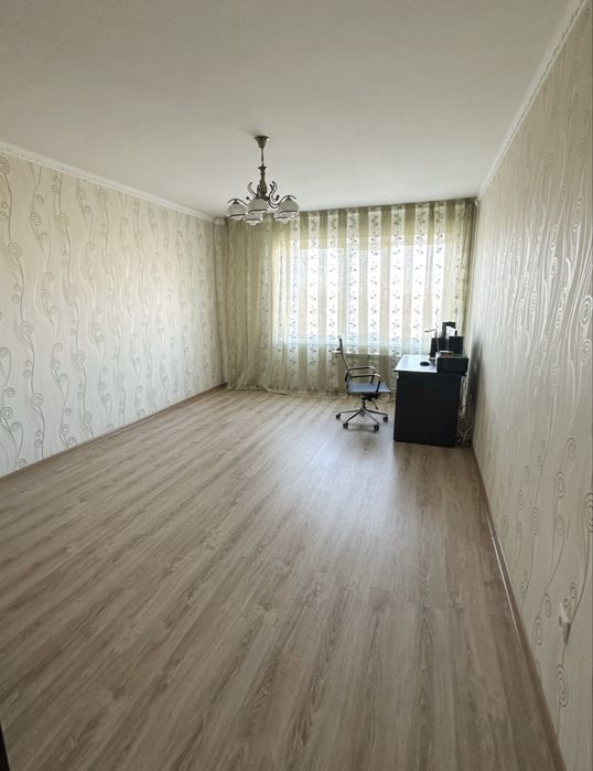 Продам 4 комнатную квартиру