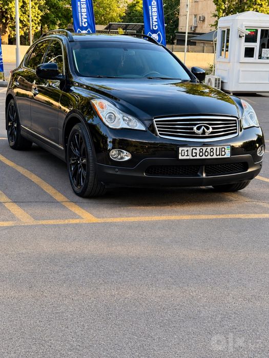 Продаётся INFINITI  EX35
