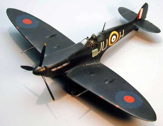 Сборная модель самолета Спитфайр Mk.VB (FUJIMI, 1/48)