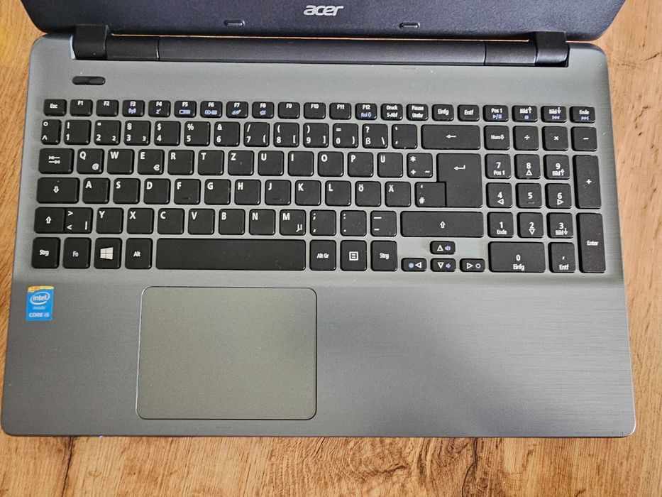 Acer Aspire E5-571 15.6 inch | Intel i5-5200U 2x2.70 Ghz | 8GB RAM 1600Mhz | 1TB HDD | 7 часа батерия 93% живот| Windows 10 | Microsoft Office