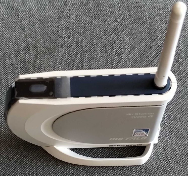 Buffalo 125Mbps Wireless рутер/аксес пойнт/бридж WHR-G54S с DD-WRT