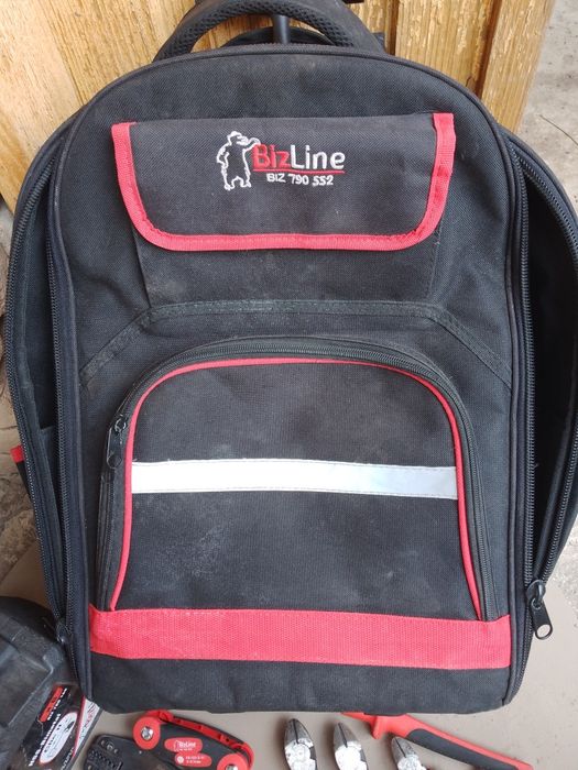 BizLine -раница и инструменти