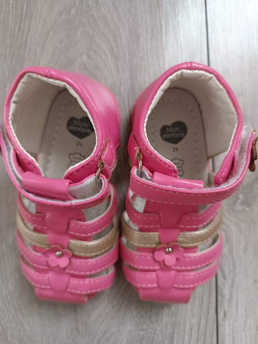 Маратонки Skechers ,ботуши Guess,keцове Mayoral и пантофи BeFado+подарък