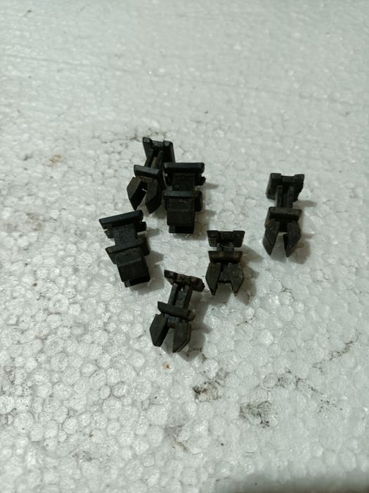 Крепежи за Мерцедес 124