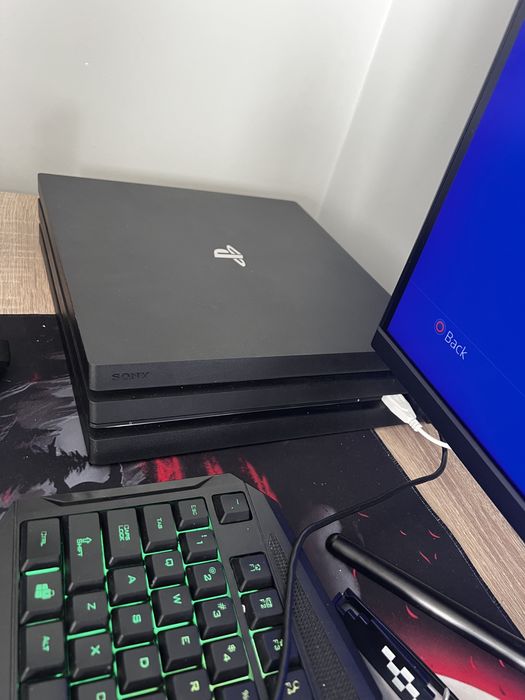 Pleystation 4 pro 2 tb