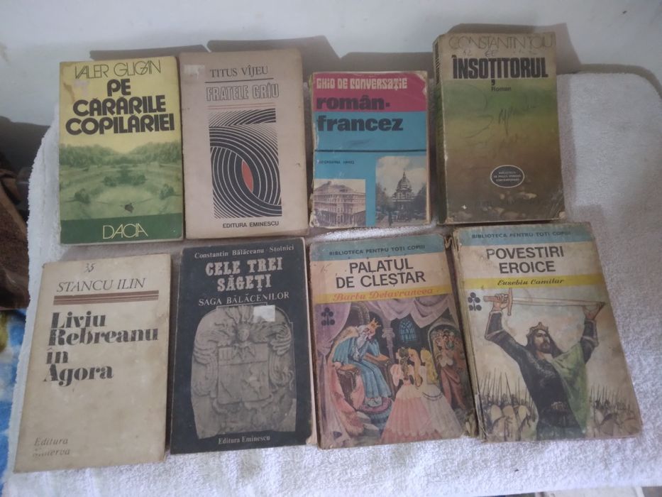 Vând cărți 20 de lei bucata
