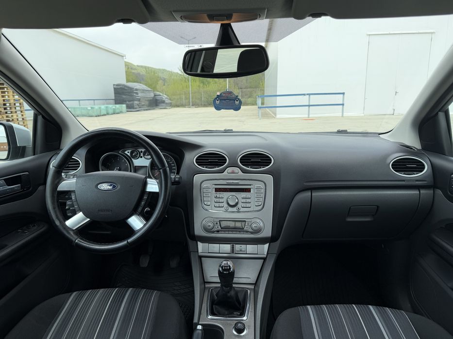 Ford Focus 2 Facelift - 1.6 115CP/ Pilot Automat/ Climatronic/ Comenzi Volan