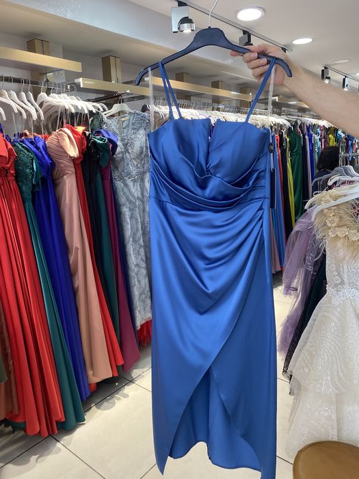 Официална маркова рокля от сатен