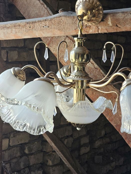 Люстра в хорошем состоянии