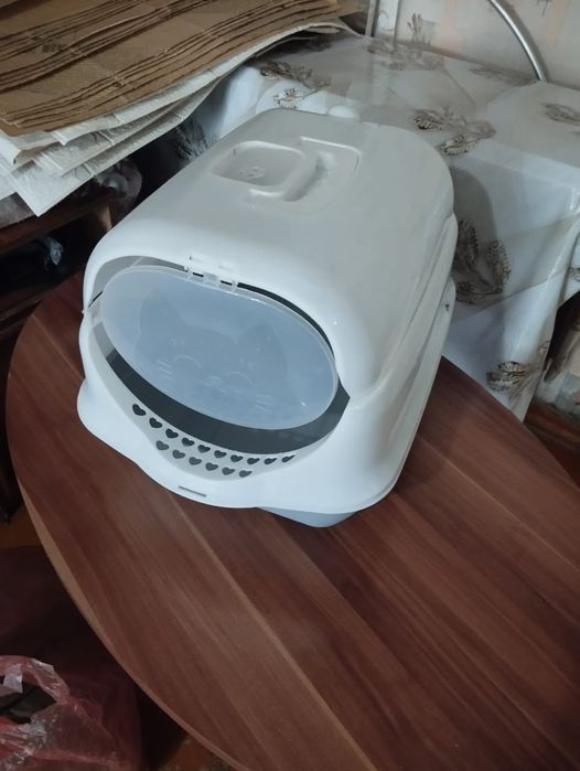 Лоток для кошек новый.