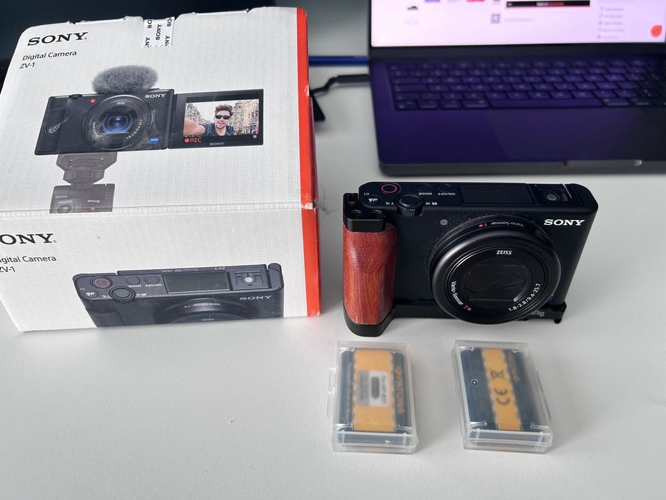 Камера за влогове Sony - ZV-1, черна