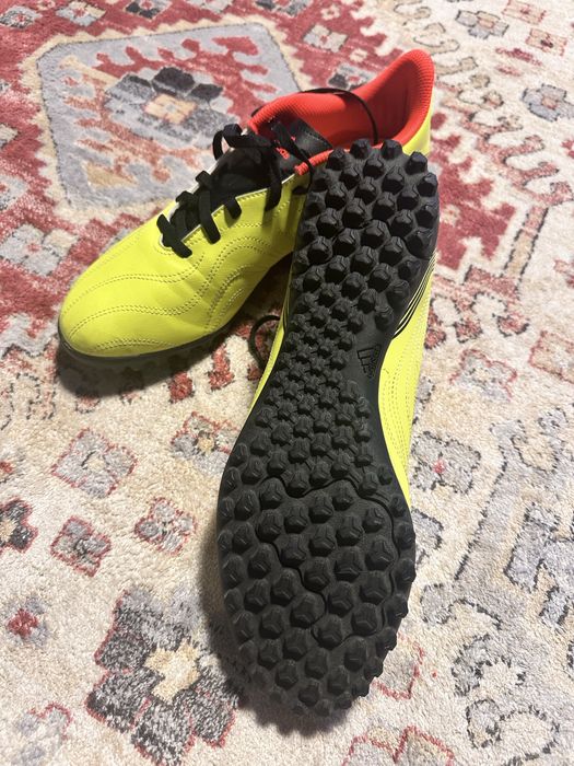 Ghete fotbal teren sintetic