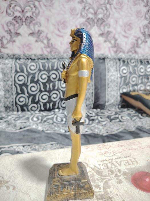Продается статуэтка древнеегипетского бога гор