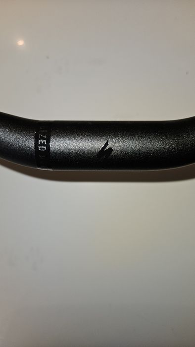 Specialized Hover Alloy Handlebars
Width: 46 cm