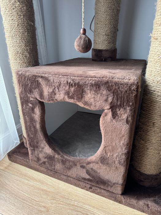 Когтеточка для кошек с домиком