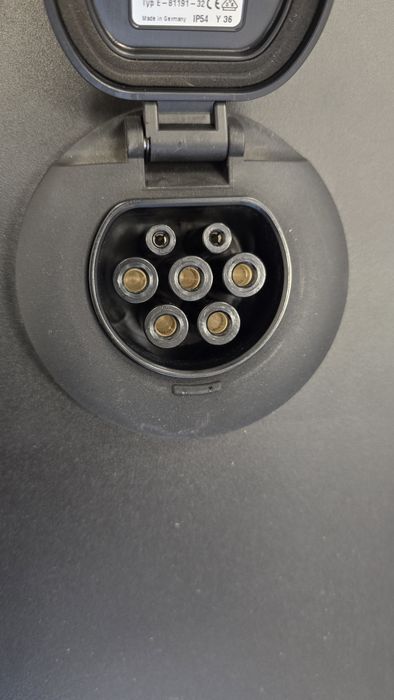 Зарядна станция VESTEL 22kW/32A с контакт тип 2