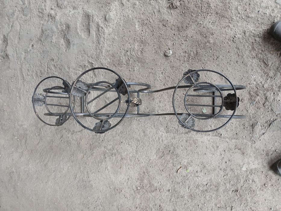 Подставка под цветы