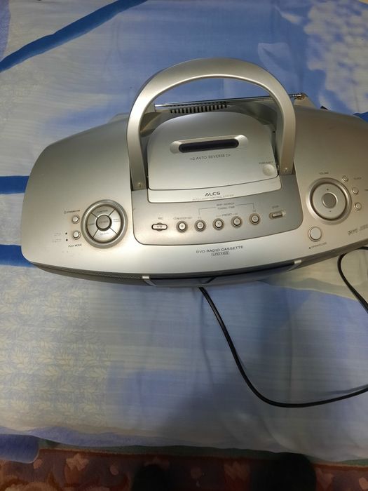 Бумбокс   LG.в отличном состоянии.