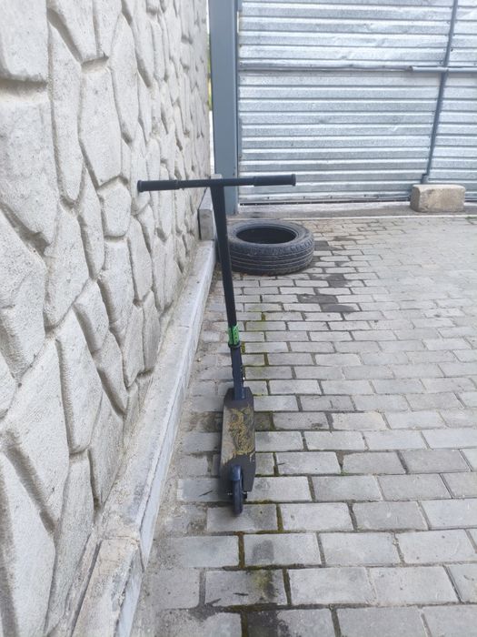 Самокат бу все целое