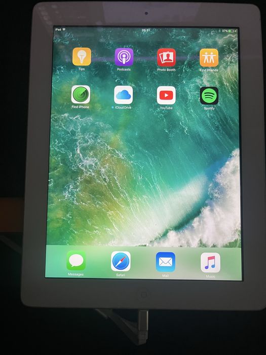 iPad 4 (Generația a 4-a) 16GB Wi-Fi Alb - Stare Bună
