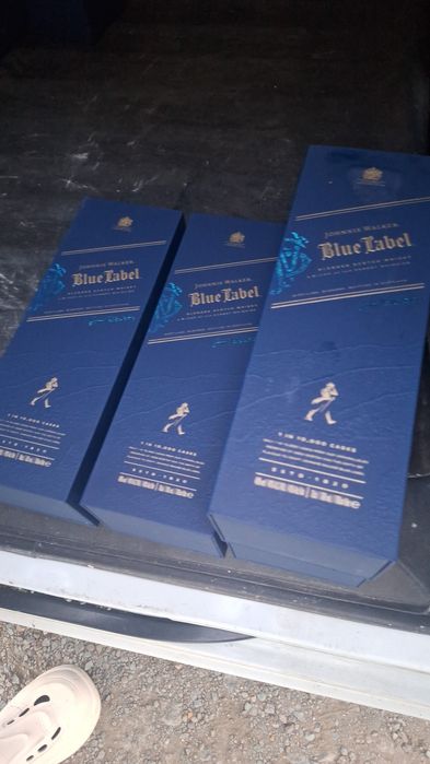 Sticle+cutie Blue Label 60 lei