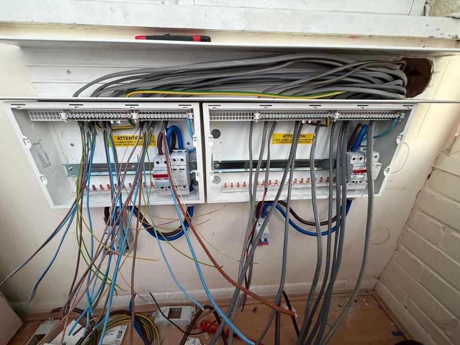 Electrician instalatii electrice si interventii