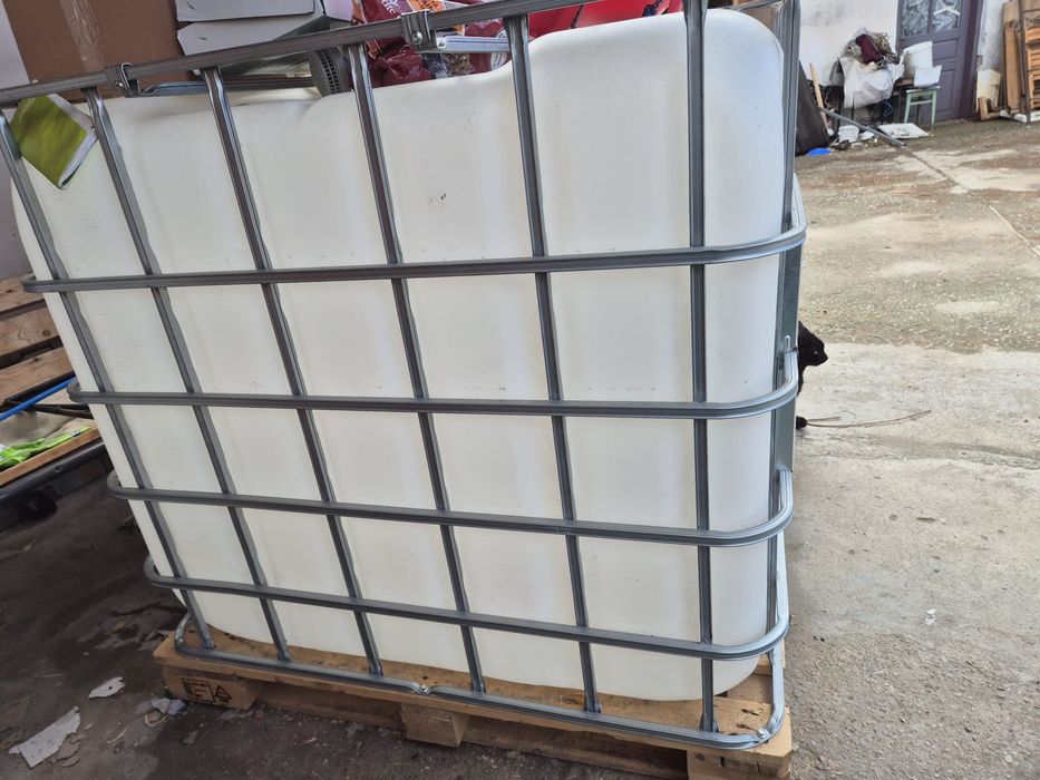 Bazin 1000 L suport metalic