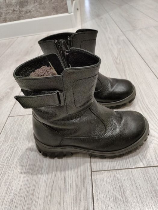 Продам детские сапоги elegami