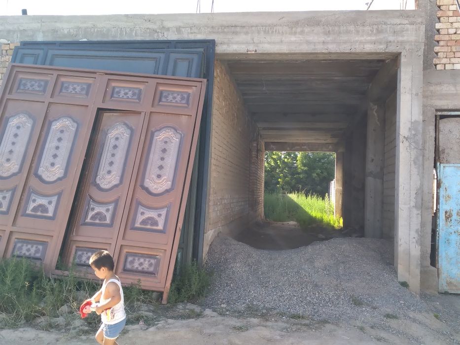 3 sotikli uchaska sotiladi