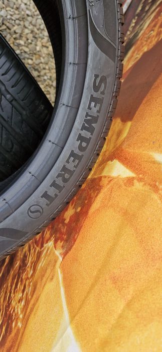 2 Anvelope ca noi Semperit 215 40 R18 de vara. Dot 2020