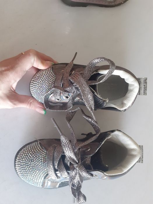 Продам ботиночки