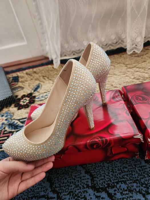 Туфли 37 размерда холати яхши