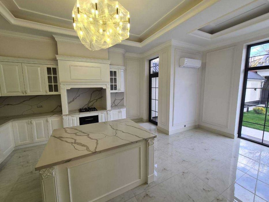 Аренда люкс дома, вилла  в столице на улице Саламатина .