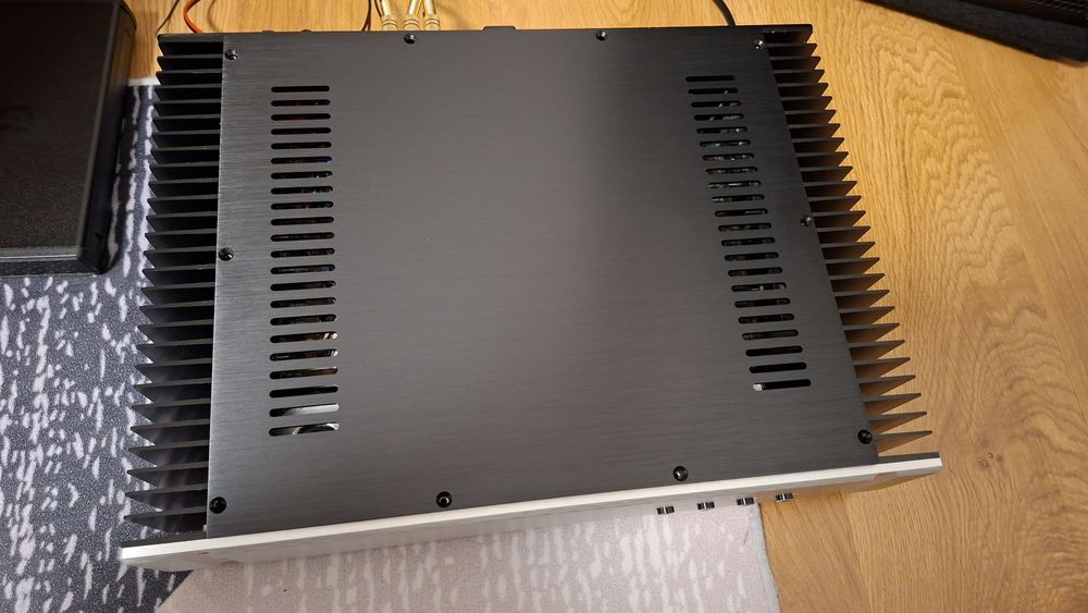 Amplificator audio 2x200w